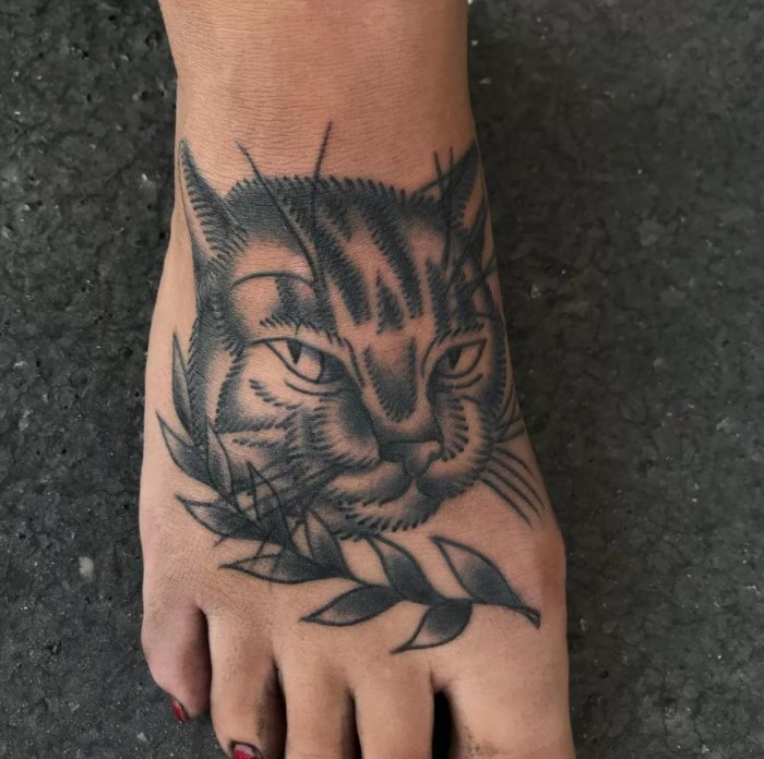 Cat Tattoo on leg